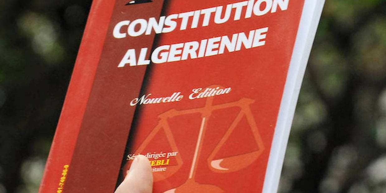 Nouvelle constitution : L’absence du chef de l’État retarde son entrée en vigueur
