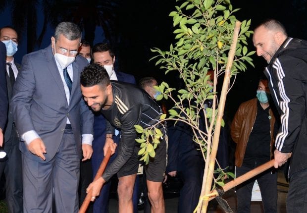 Le Premier Ministre rend visite à l’équipe nationale