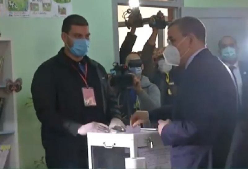 Référendum constitutionnel : Le Premier ministre accomplit son devoir électoral