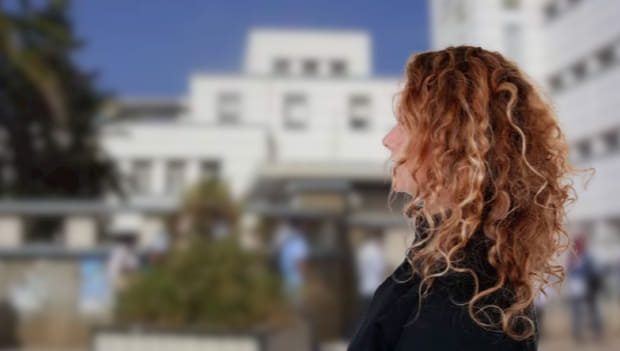 Oran : Une lycéenne renvoyée à cause de ses cheveux bouclés