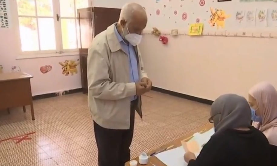 Belkhadem participe au référendum et s’exprime sur la nouvelle Constitution