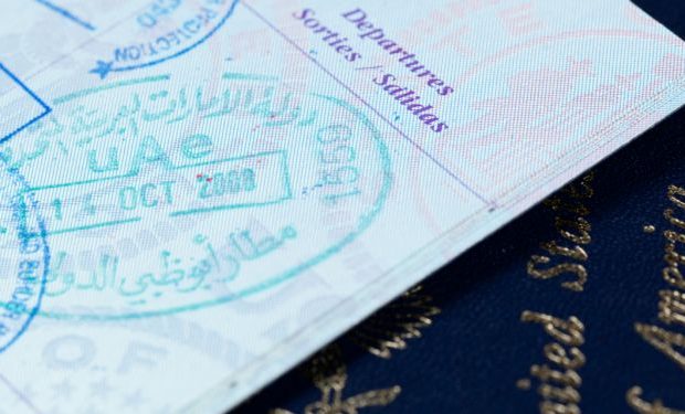 Émirats arabes unis : Suspension de la délivrance des visas pour 12 pays