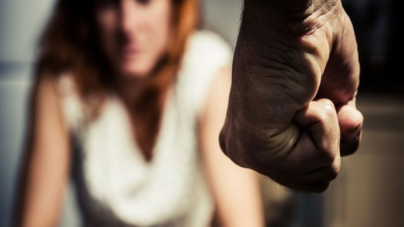 France : Une femme Algérienne se fait torturer et filmer par son mari