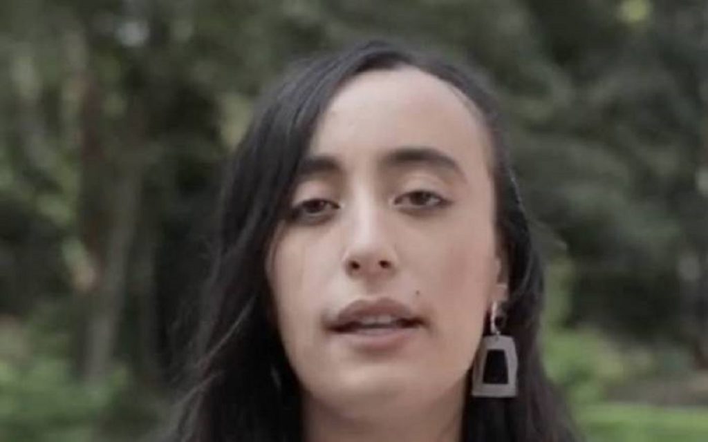 Kenza, une lycéenne algérienne qui risque d’être expulsée de France