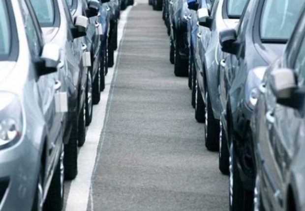 Voici combien de véhicules va importer l’Algérie, selon Achaibou