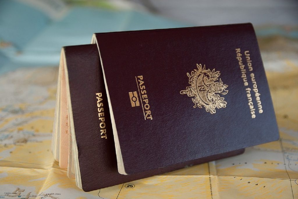 France : encore une Algérienne qui travaille trop pour être Française