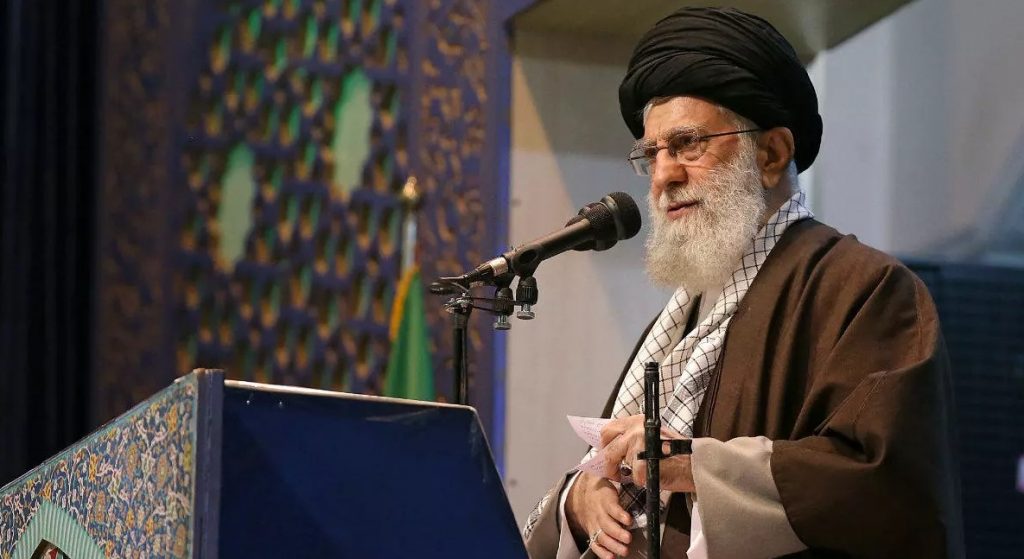 Iran : Un compte Twitter de Khamenei menace Trump