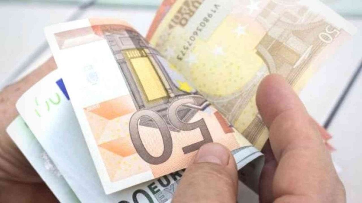 Le Prix De L euro En Algerie Aujourd Hui Marche Noir Cotations dinar banque et marché noir : hausse de l'euro ce 4 février -  Algerie360