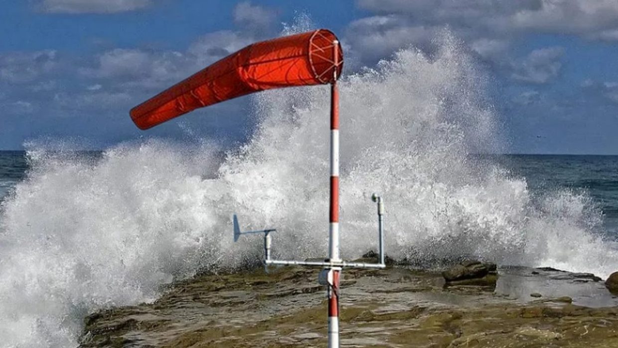 Météo : vents violents et vagues dangereuses sur les zones côtières