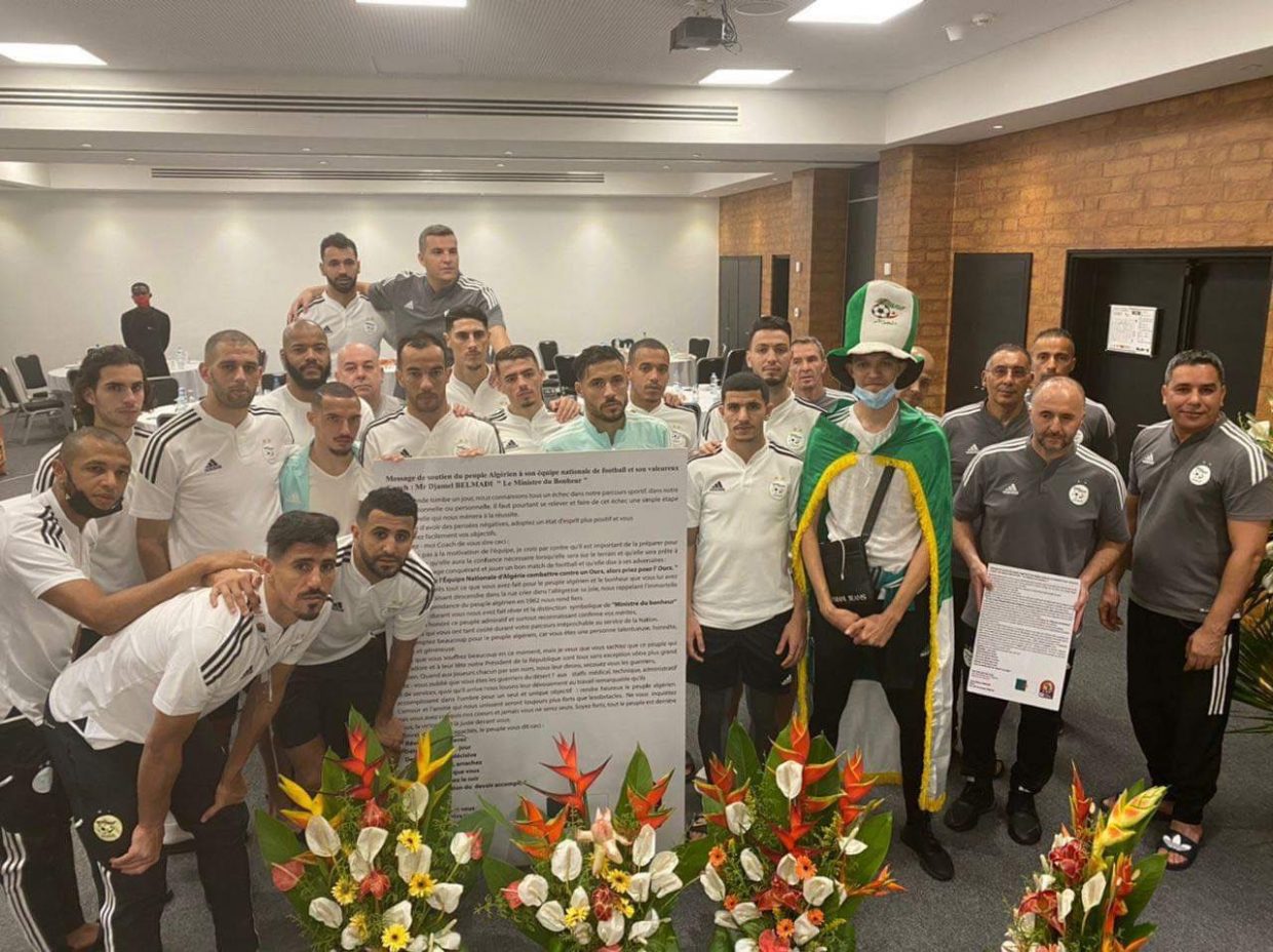 CAN 2022 : un supporter oranais crée l’événement au Cameroun