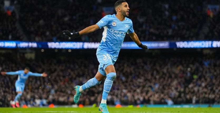 Mahrez signe un doublé face à Man United: une reprise de volée au menu -  Algerie360