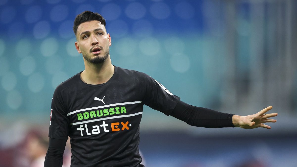 Transferts : Bensebaini sur le point de rejoindre un nouveau club ?