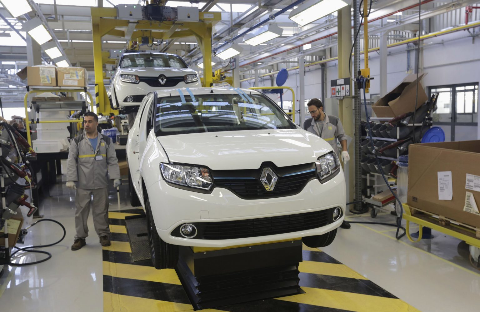 Montage automobile : l’usine Renault va-t-elle fermer à Oran ?