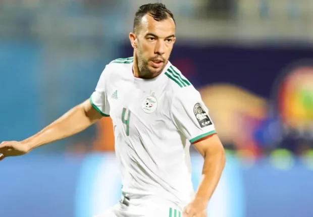 EN, Hafid Derradji, Mahrez et Messi : Benlamri à coeur ouvert