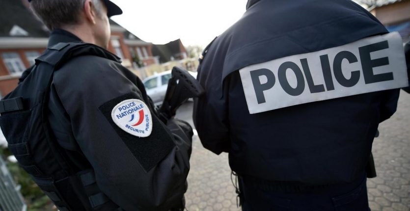 France : 4 Algériens agressent un homme dans un bus à Suresnes