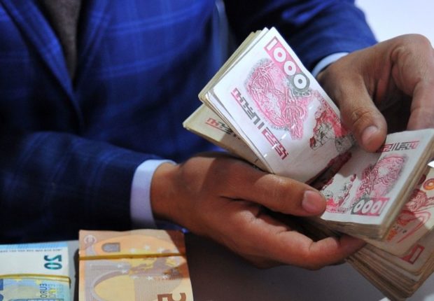 Le dinar face aux devises en banque et au marché noir ce 4 novembre