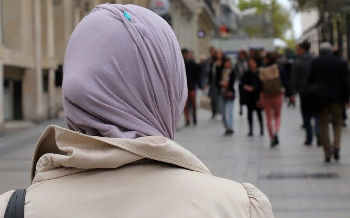 « Épousez un chômeur et donnez-lui votre poste”, un imam choque avec sa “solution” contre le célibat