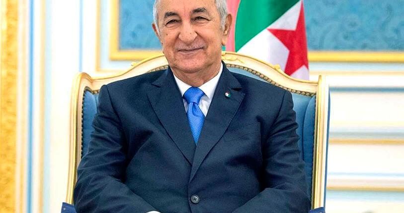 Tebboune remet les distinctions aux lauréats du Prix Ali Maâchi pour les jeunes créateurs