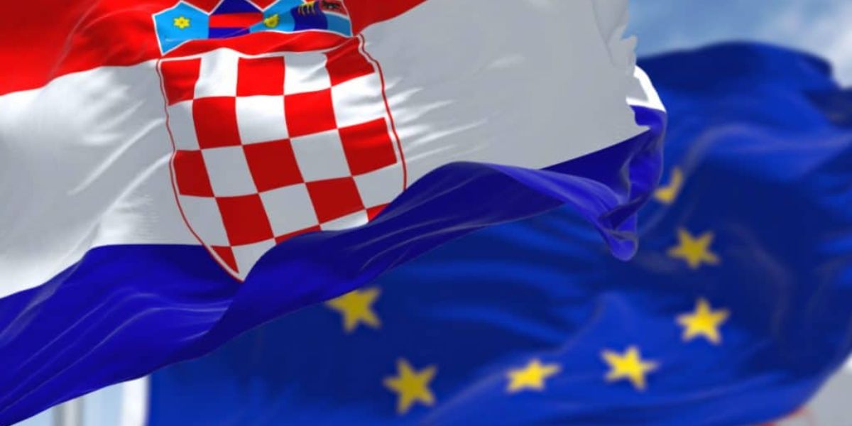 European Union: Croatia joins the Schengen area and adopts the euro