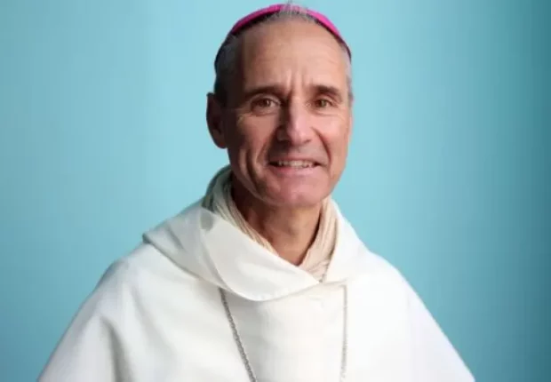 Tebboune octroie la nationalité algérienne à l&rsquo;archevêque d&rsquo;Alger