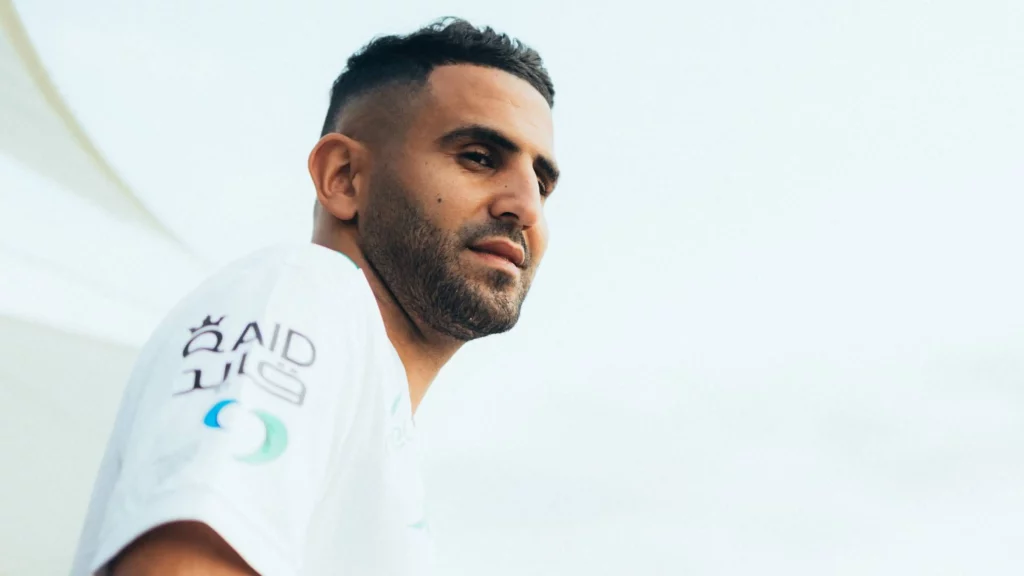 « Riyad Mahrez va briller en Arabie Saoudite », prévoit un international algérien