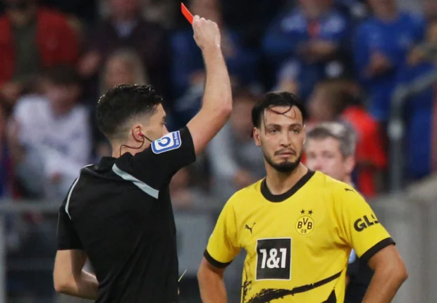 Bensebaini sévèrement critiqué par l’entraineur de Borussia Dortmund