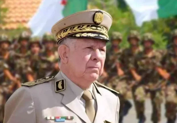 Chanegriha entame une visite officielle en Chine