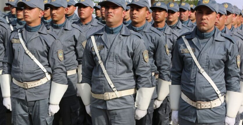 La Douane recrute plus de 600 officiers et agents : voici les wilayas concernés (2024)