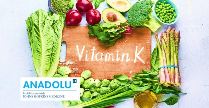 Vitamine K : quels en sont les bienfaits, les aliments sources et les risques de carence ?