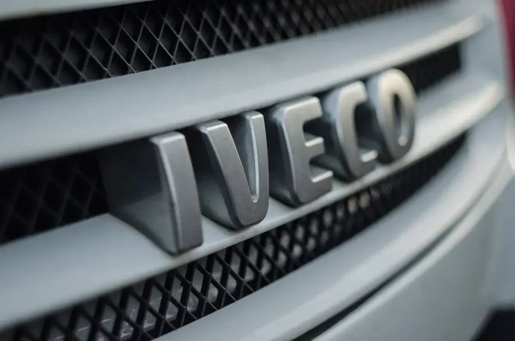Ferrovial relance la production d&rsquo;Iveco en Algérie et avance des chiffres ambitieux