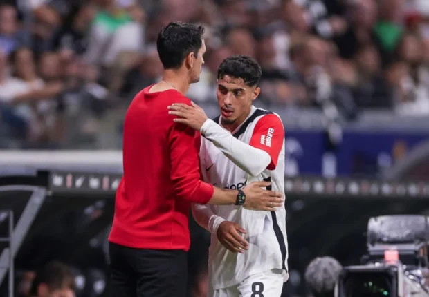 L’entraîneur de l’Eintracht Frankfurt accable Fares Chaïbi