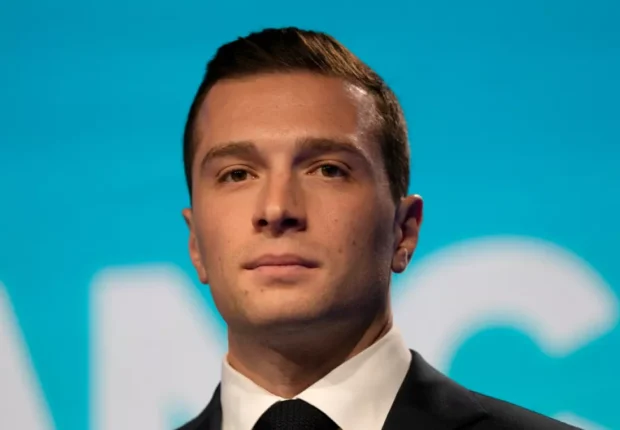 Jordan Bardella brandit la menace du « zéro visa » : une provocation de plus contre l’Algérie
