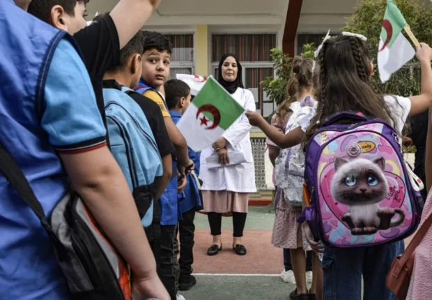 Nouveau programme éducatif : que prévoit l&rsquo;État pour les jeunes Algériens ?
