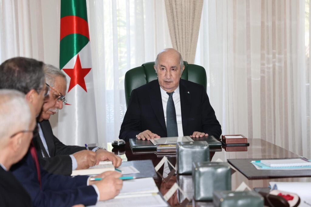 Importations, état civil, saison estivale : Tebboune fixe le cap au Conseil des ministres