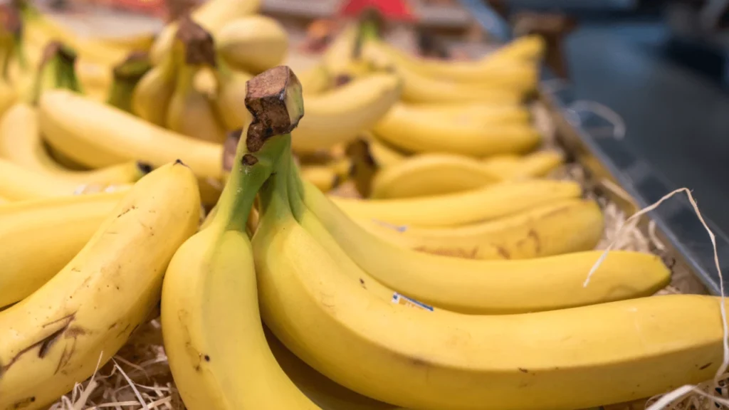 L’État active un « plan d’urgence » et fixe le prix de la banane à 250 DA/KG