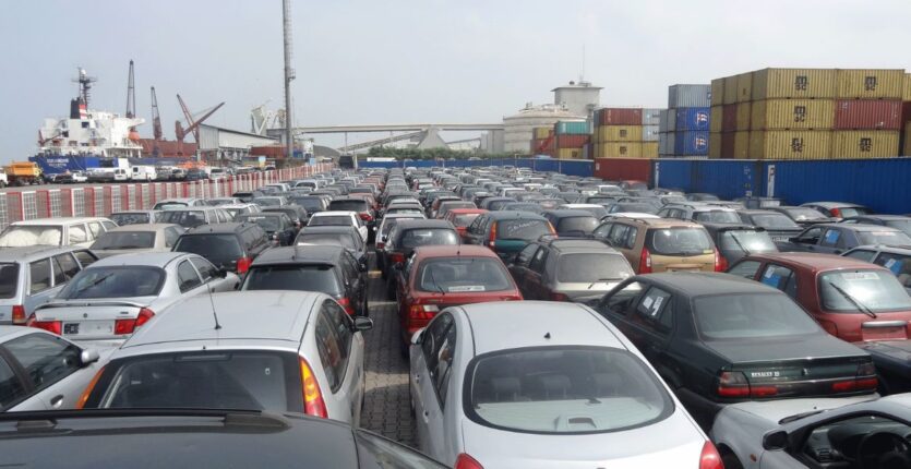 Eté 2025 : interdiction d’entrée des voitures neuves par les ports d’Alger et d’Oran