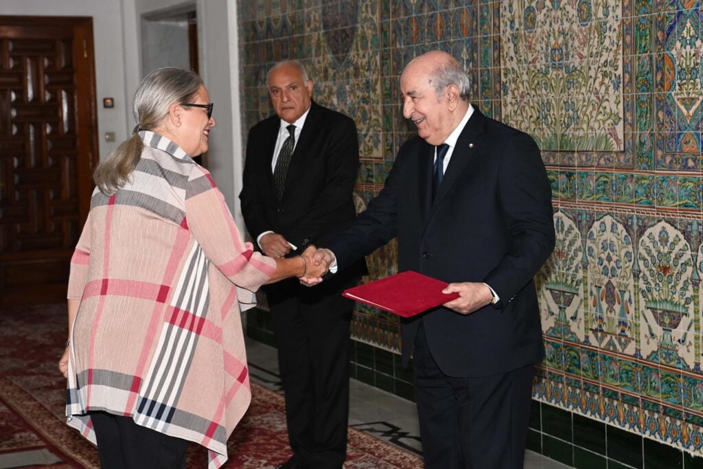 Tebboune accrédite trois nouveaux ambassadeurs à Alger