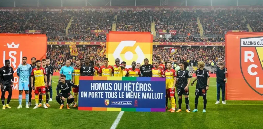 Soutien à l’homosexualité en France : les internationaux algériens vont-ils refuser de jouer ?