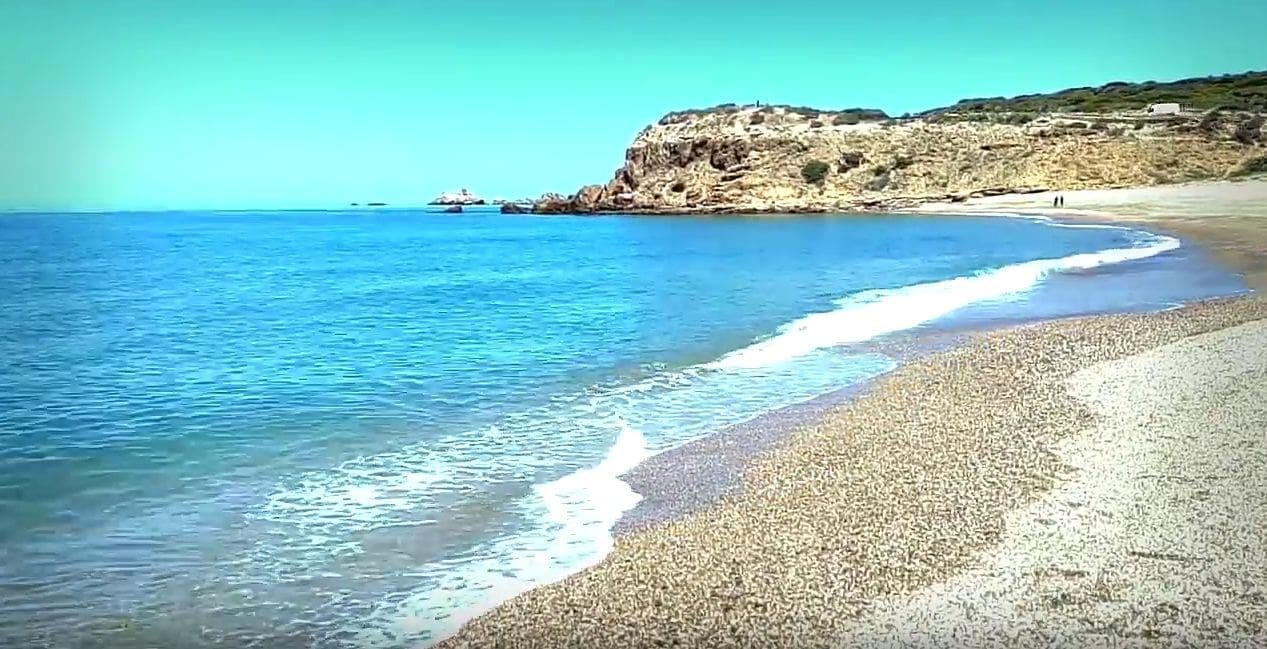 Top 5 des Plages Incontournables d’Alger pour un Été 2025 Rafraîchissant