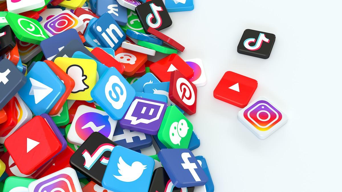 Comment les réseaux sociaux et la technologie révolutionnent le monde du travail en Belgique (et au-delà)