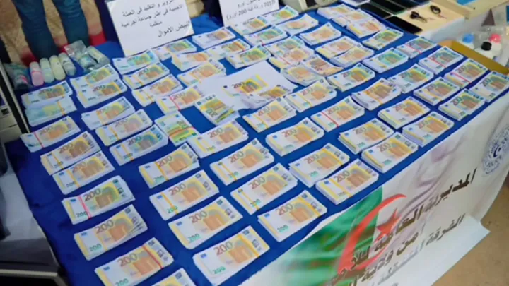 Démantèlement d’un vaste réseau de fausse monnaie : 1,4 million d’euros saisis à Chlef