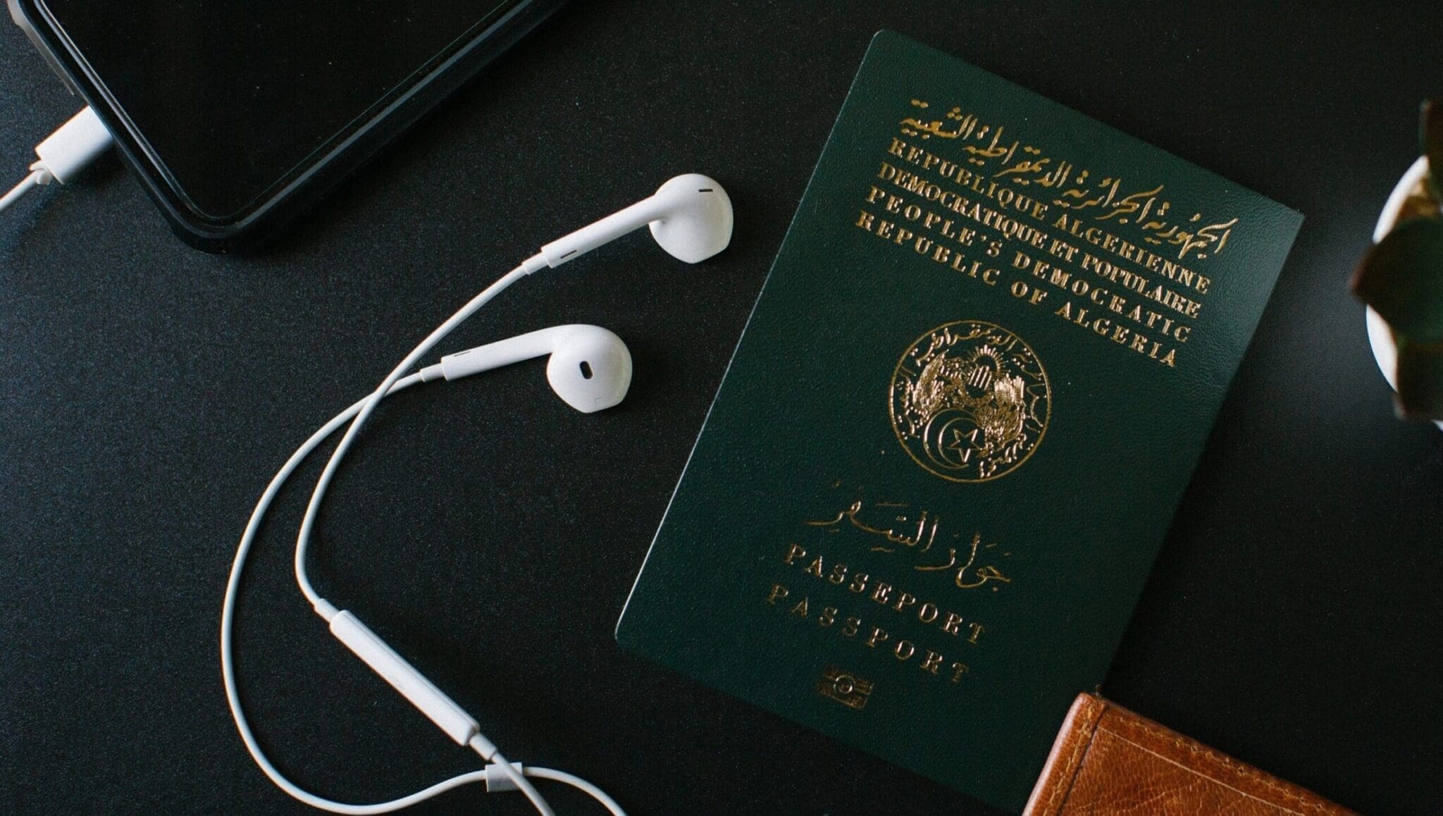 Classement Henley 2025 : le passeport algérien progresse, voici ce qu’il permet