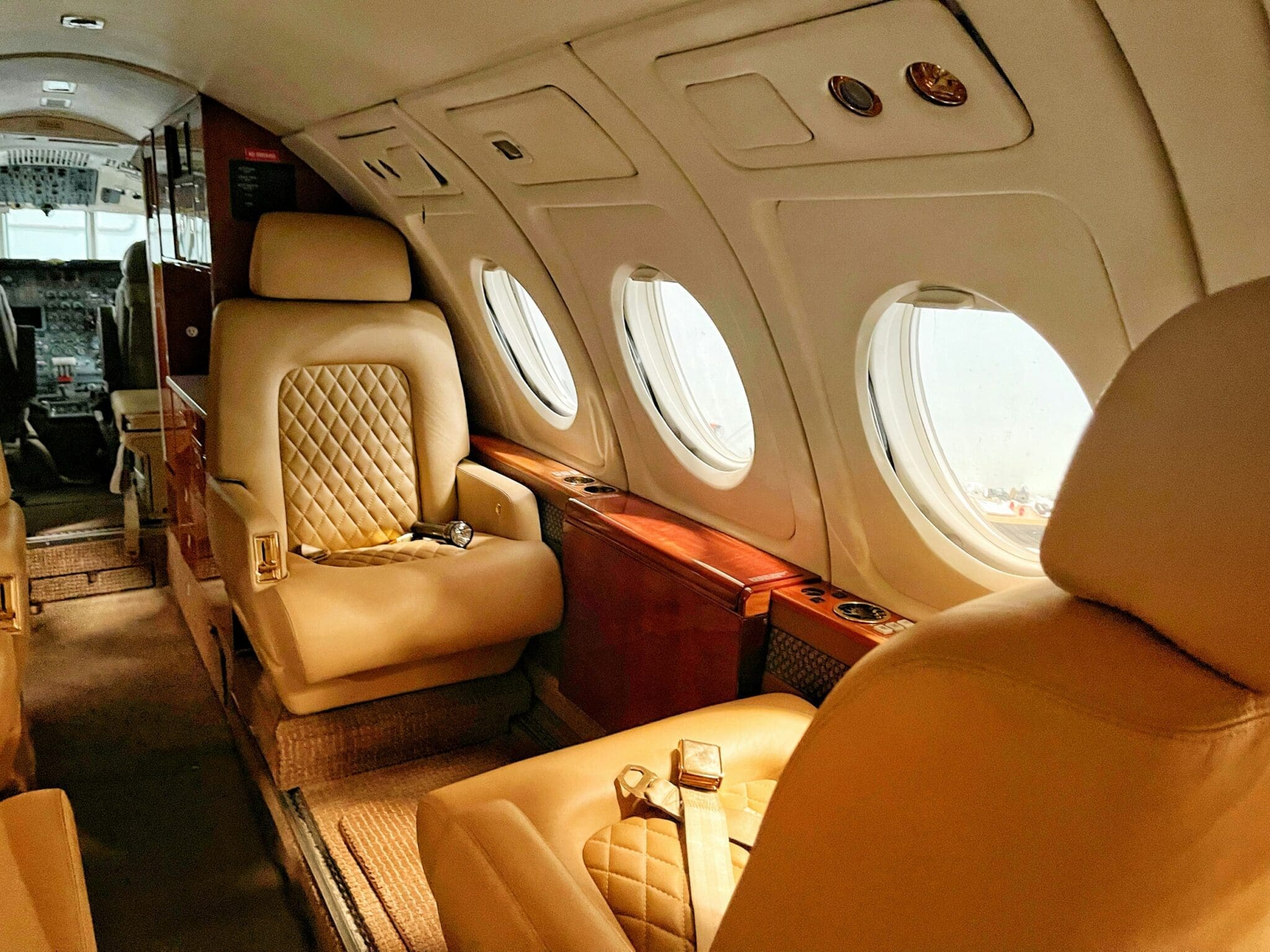 Louer un jet privé à 250 millions/jour ? Une offre jugée “accessible” fait réagir (vidéo)