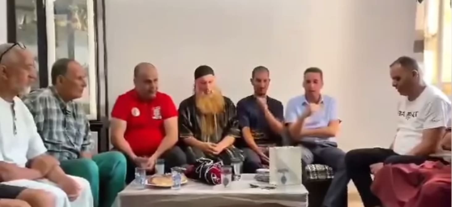 Sidi Bel Abbès : après la vidéo choquante, une séance de réconciliation relance le débat