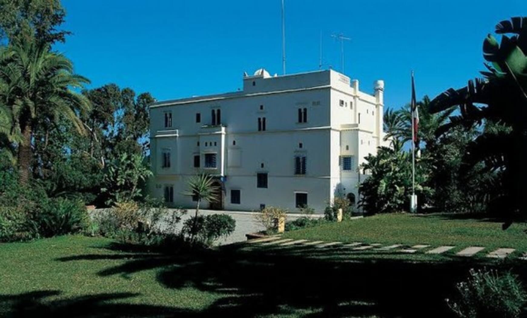 Tensions diplomatiques : la France réduit ses services consulaires en Algérie