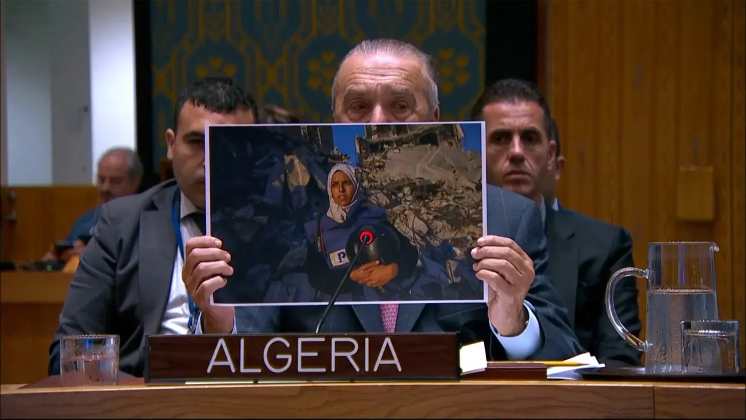 Larmes à l’ONU : l’ambassadeur algérien lit la lettre d’adieu déchirante de Mariam Abu Daqqa