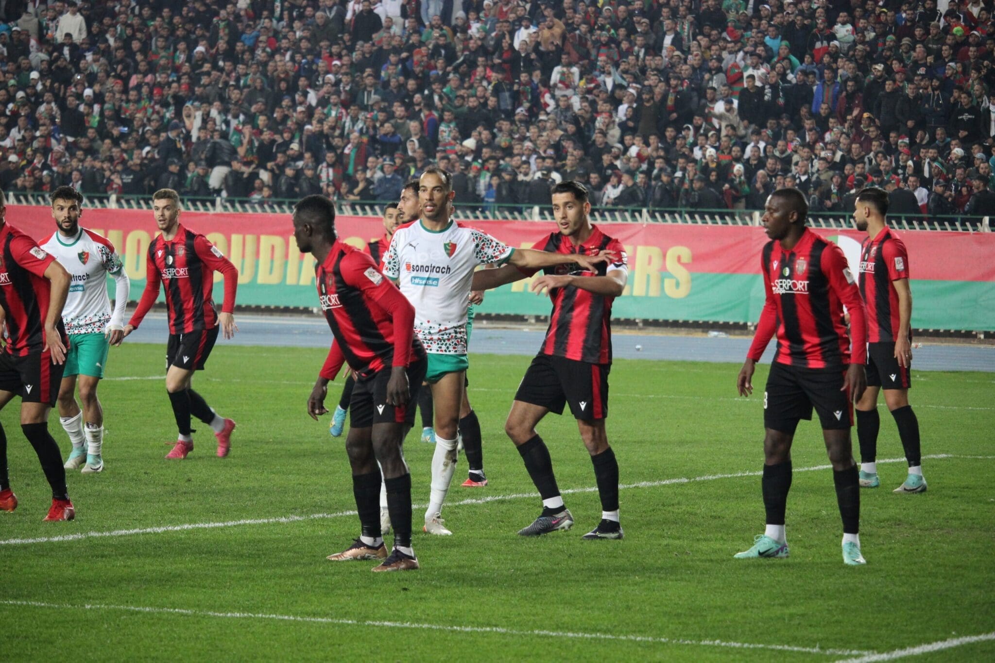 Ligue 1 : A quelle heure et sur quelles chaines voir USMA – MCA et ESBA – JSK ?
