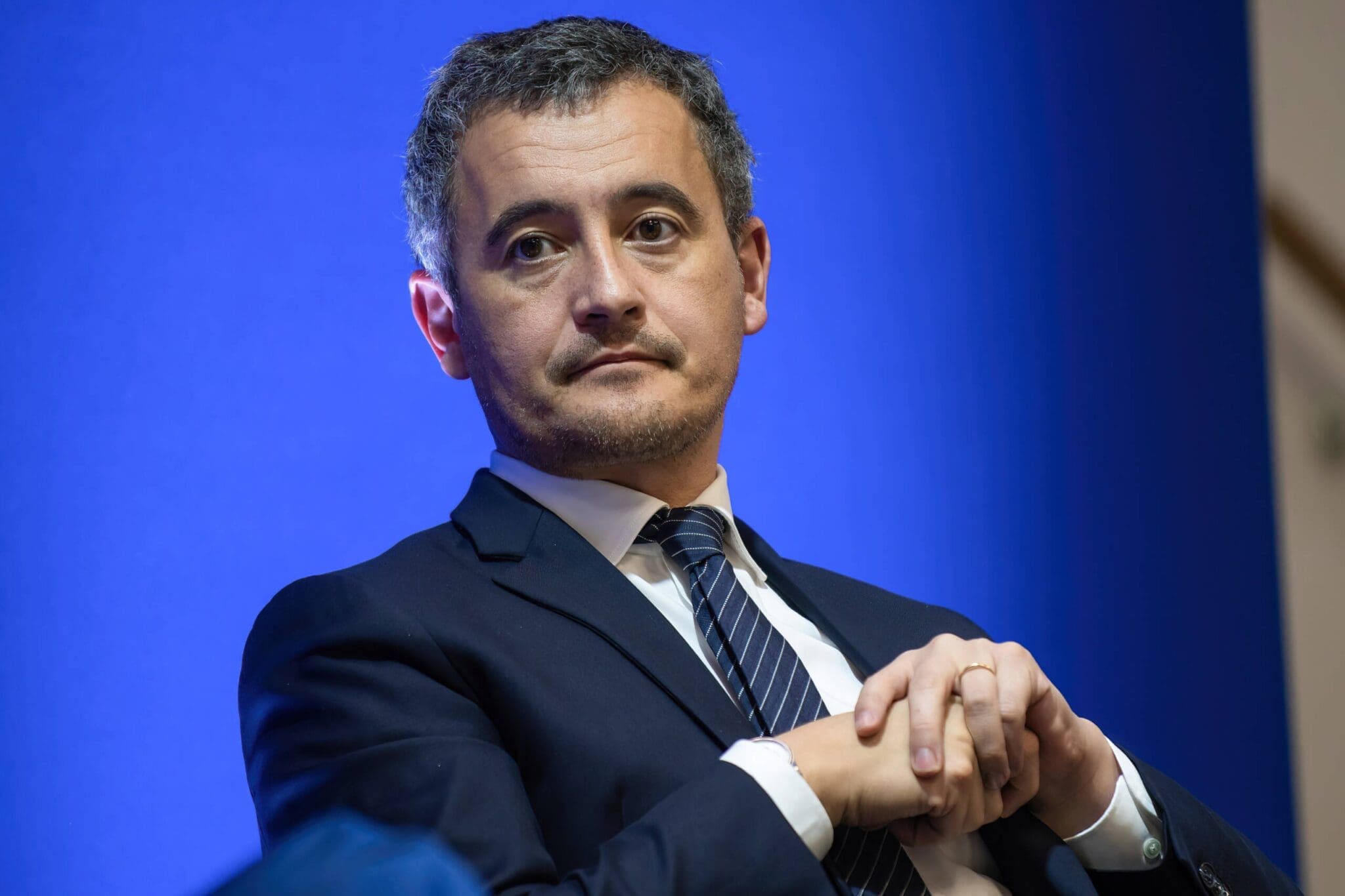 Mariages avec des sans-papiers en France : Darmanin durcit les contrôles