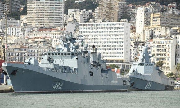 Coopération militaire : des navires de guerre russes accostent au port d’Alger