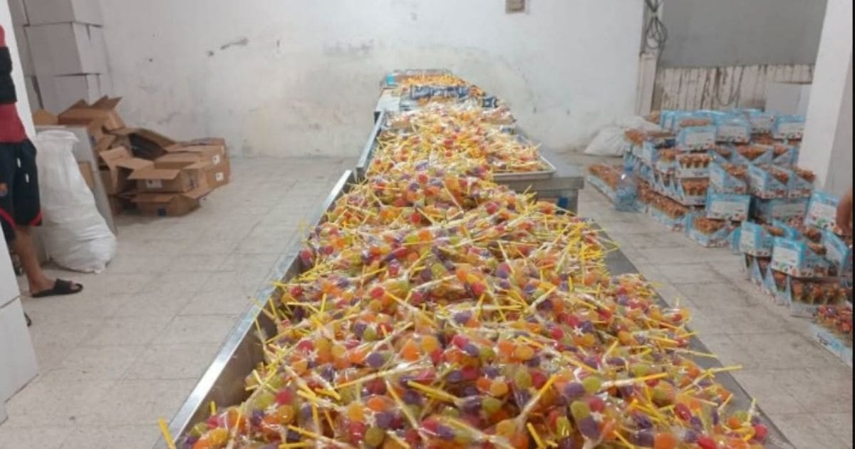 Il inondait les marchés de bonbons dangereux… Un atelier clandestin démantelé à Constantine